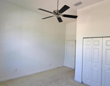 3485 Sw Sawgrass Villas Drive - Photo Thumbnail 6