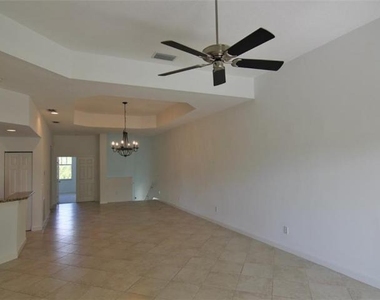 3485 Sw Sawgrass Villas Drive - Photo Thumbnail 3