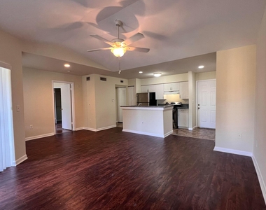 4879 Via Palm Lakes - Photo Thumbnail 15