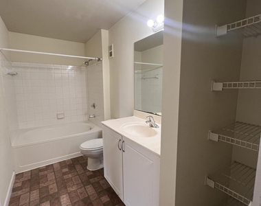 4879 Via Palm Lakes - Photo Thumbnail 31