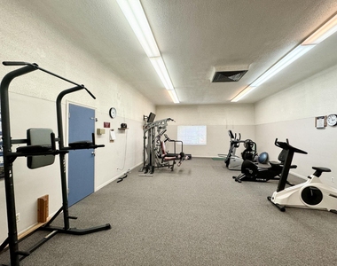 2920 Cynthia Lane - Photo Thumbnail 26