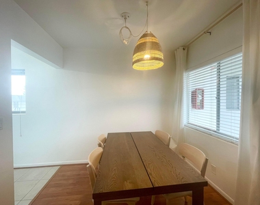 2920 Cynthia Lane - Photo Thumbnail 4