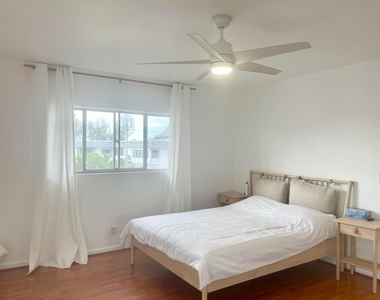 2920 Cynthia Lane - Photo Thumbnail 10