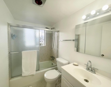 2920 Cynthia Lane - Photo Thumbnail 8