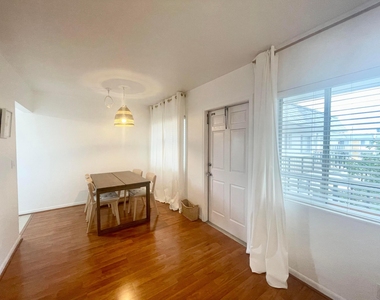 2920 Cynthia Lane - Photo Thumbnail 3