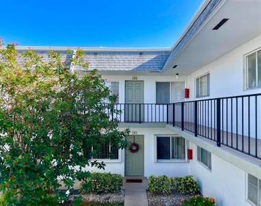 2920 Cynthia Lane - Photo Thumbnail 14