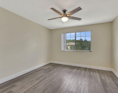 600 N Crestwood Ct Court N - Photo Thumbnail 18