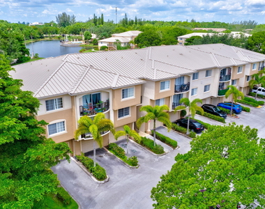 600 N Crestwood Ct Court N - Photo Thumbnail 42