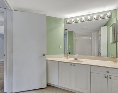 600 N Crestwood Ct Court N - Photo Thumbnail 19