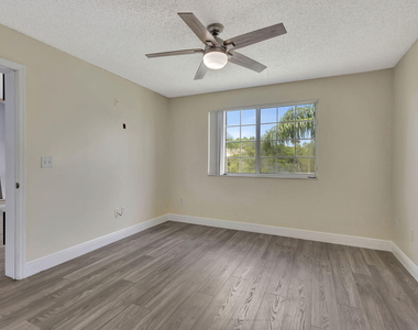 600 N Crestwood Ct Court N - Photo Thumbnail 11