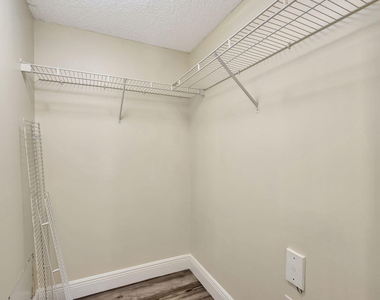 600 N Crestwood Ct Court N - Photo Thumbnail 22