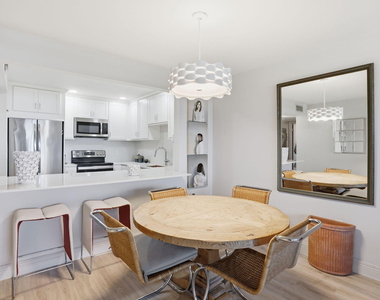 1516 S Lakeside Drive - Photo Thumbnail 16