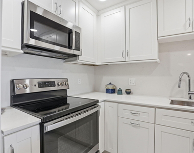 1516 S Lakeside Drive - Photo Thumbnail 13