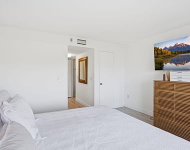 1516 S Lakeside Drive - Photo Thumbnail 20