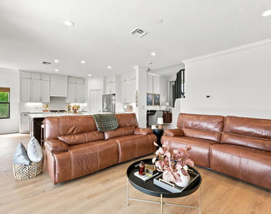 11137 Grandview Manor - Photo Thumbnail 29