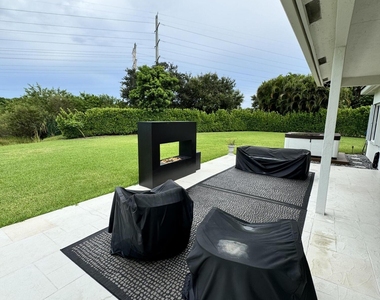 11137 Grandview Manor - Photo Thumbnail 16