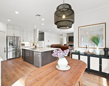11137 Grandview Manor - Photo Thumbnail 18