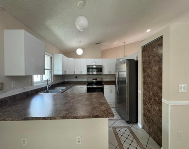 1038 W Jasmine Lane - Photo Thumbnail 22