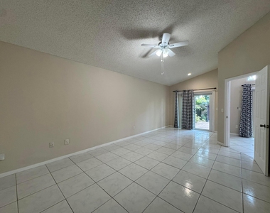 1038 W Jasmine Lane - Photo Thumbnail 10