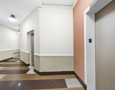 226 East 25th Street - Photo Thumbnail 3