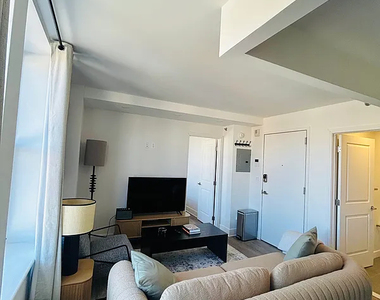 45 West 81st Street - Photo Thumbnail 6