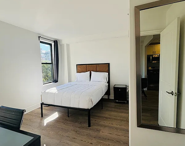 45 West 81st Street - Photo Thumbnail 2