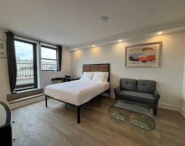 45 West 81st Street - Photo Thumbnail 2
