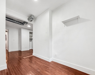 864 Hart Street - Photo Thumbnail 7