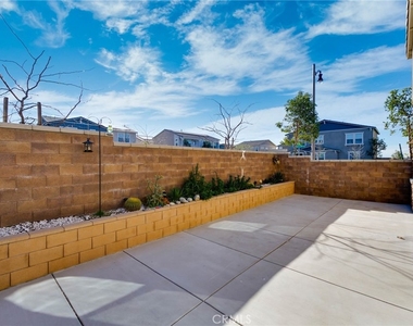 16746 Stags Leap Ln - Photo Thumbnail 33