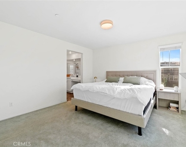 16746 Stags Leap Ln - Photo Thumbnail 21
