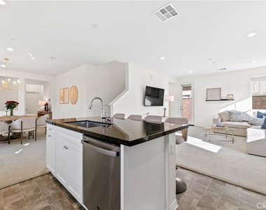 16746 Stags Leap Ln - Photo Thumbnail 10