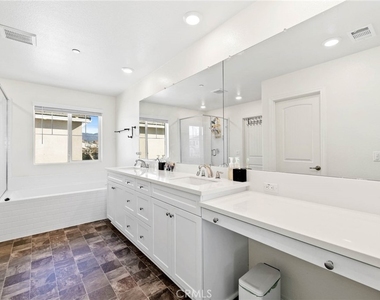 16746 Stags Leap Ln - Photo Thumbnail 23