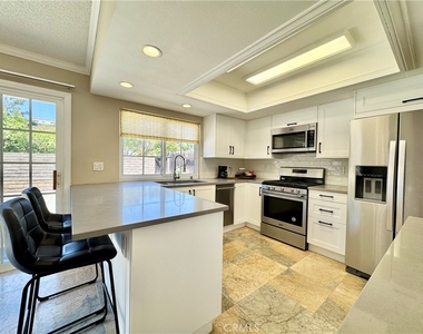 1421 Meadow Glen - Photo Thumbnail 13