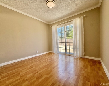 1421 Meadow Glen - Photo Thumbnail 37