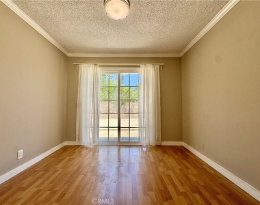1421 Meadow Glen - Photo Thumbnail 38