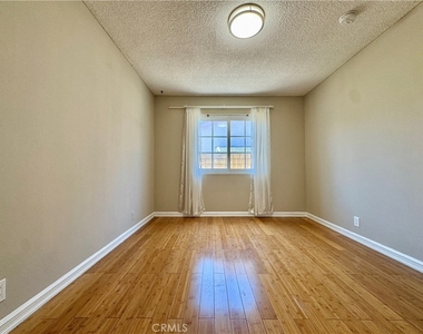 1421 Meadow Glen - Photo Thumbnail 36