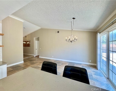 1421 Meadow Glen - Photo Thumbnail 17