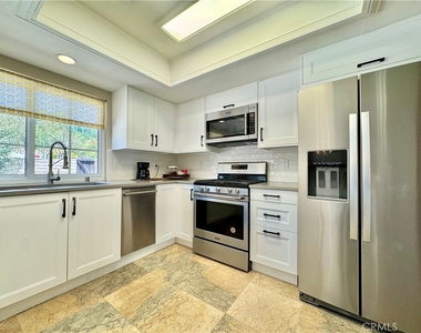 1421 Meadow Glen - Photo Thumbnail 14