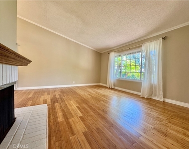 1421 Meadow Glen - Photo Thumbnail 6