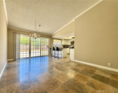 1421 Meadow Glen - Photo Thumbnail 8