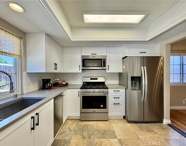 1421 Meadow Glen - Photo Thumbnail 15
