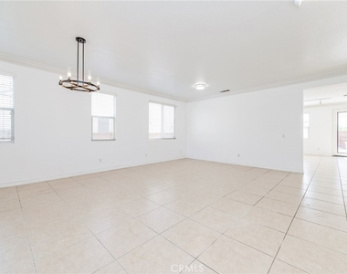 6915 Cedar Creek - Photo Thumbnail 7