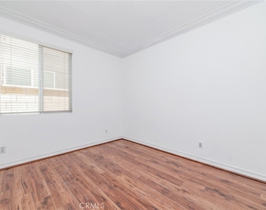 6915 Cedar Creek - Photo Thumbnail 30