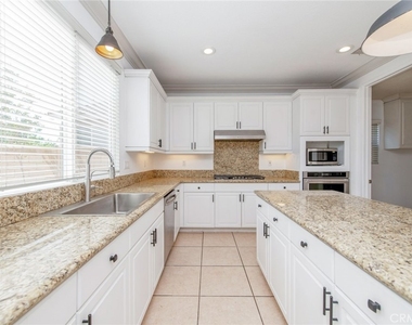 6915 Cedar Creek - Photo Thumbnail 24