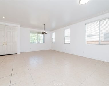 6915 Cedar Creek - Photo Thumbnail 10