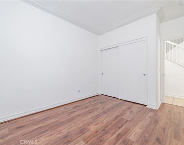 6915 Cedar Creek - Photo Thumbnail 31