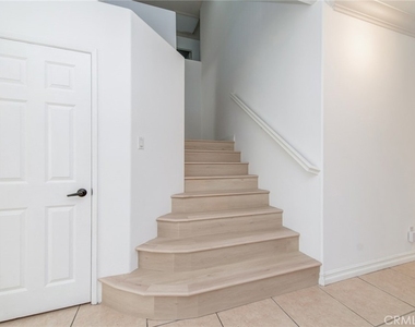 6915 Cedar Creek - Photo Thumbnail 12