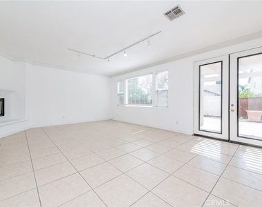 6915 Cedar Creek - Photo Thumbnail 14