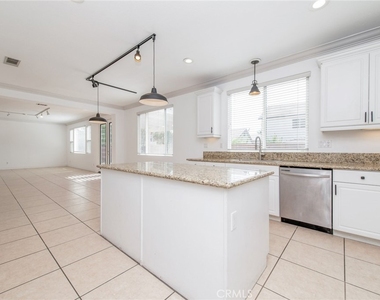 6915 Cedar Creek - Photo Thumbnail 26