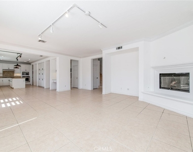 6915 Cedar Creek - Photo Thumbnail 18